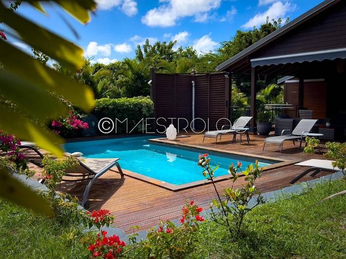 Villa pour 6 personnes, avec vue ainsi que jardin et piscine