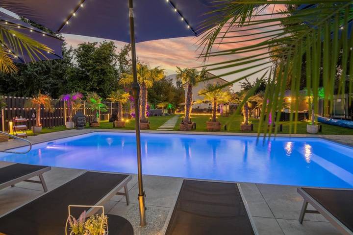 Ferienwohnung für 4 Personen, mit Sauna und Pool sowie Garten und Whirlpool