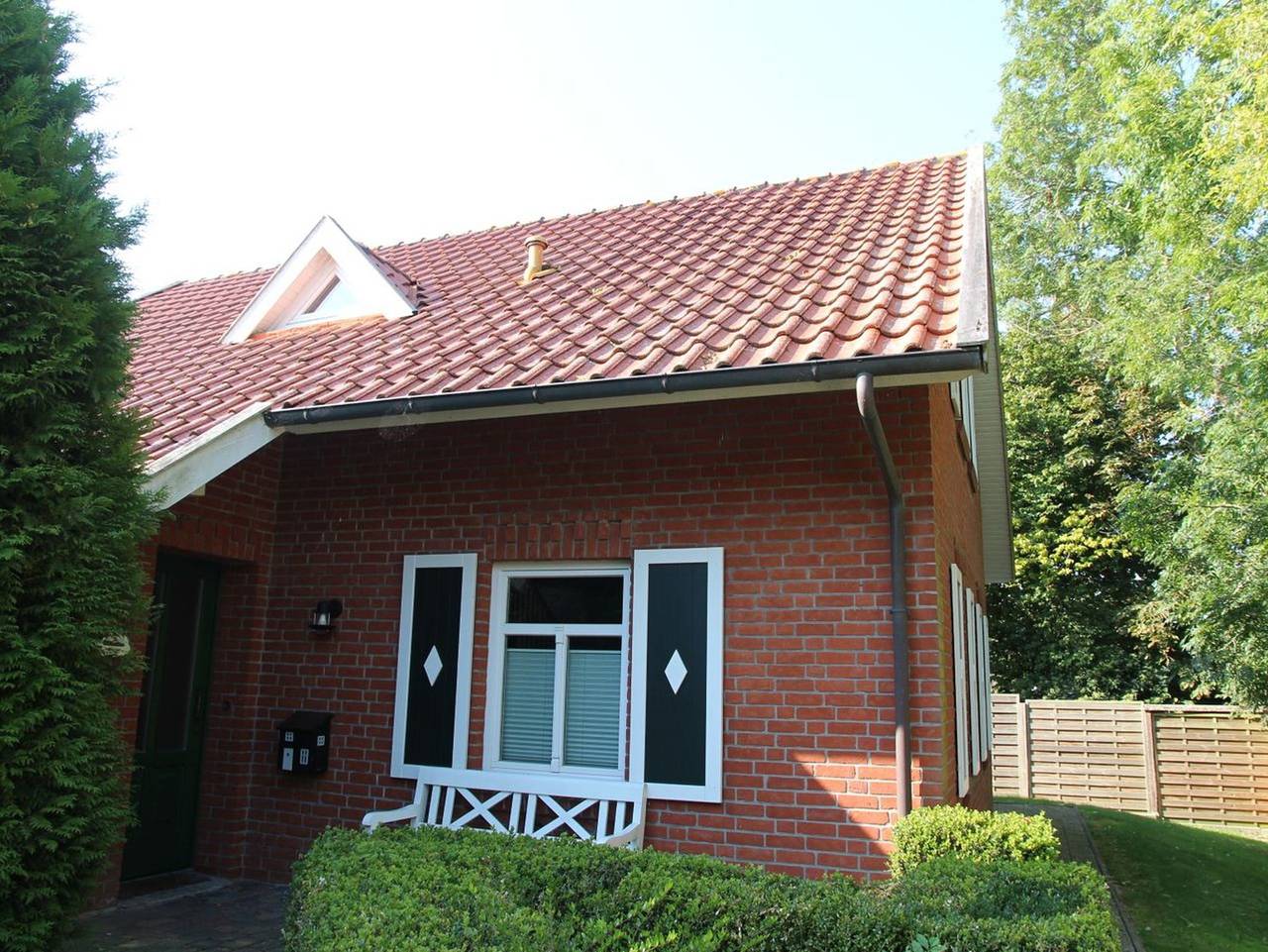 Ostfriesenhuus - Familienfreundliches 155qm Haus für 4-5 Pers. mit Kamin, Infrarotkabine & Garten in Hamswehrum, Krummhörn