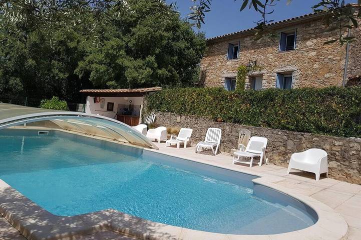 Location de vacances pour 4 personnes, avec piscine et terrasse à Saint-André-de-Buèges