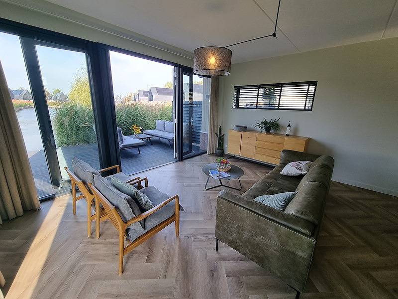 Vakantiefriesland — Luxus-Wasservilla in Balk mit privatem Steg in Balk, Ijsselmeer