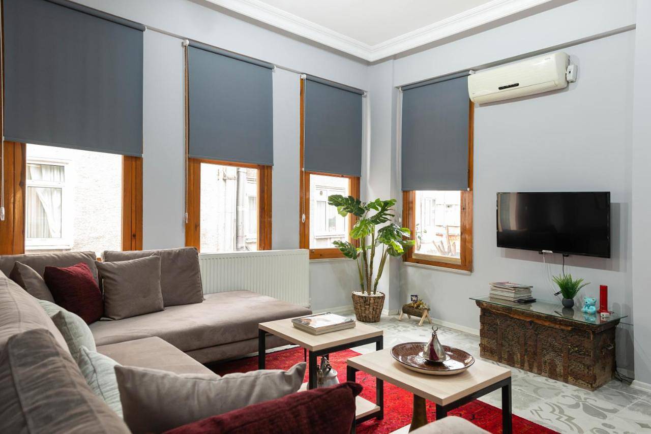 La Villa Gardenia : 4Br Villa with Private Garden in Mecidiye Mahallesi, Istanbul