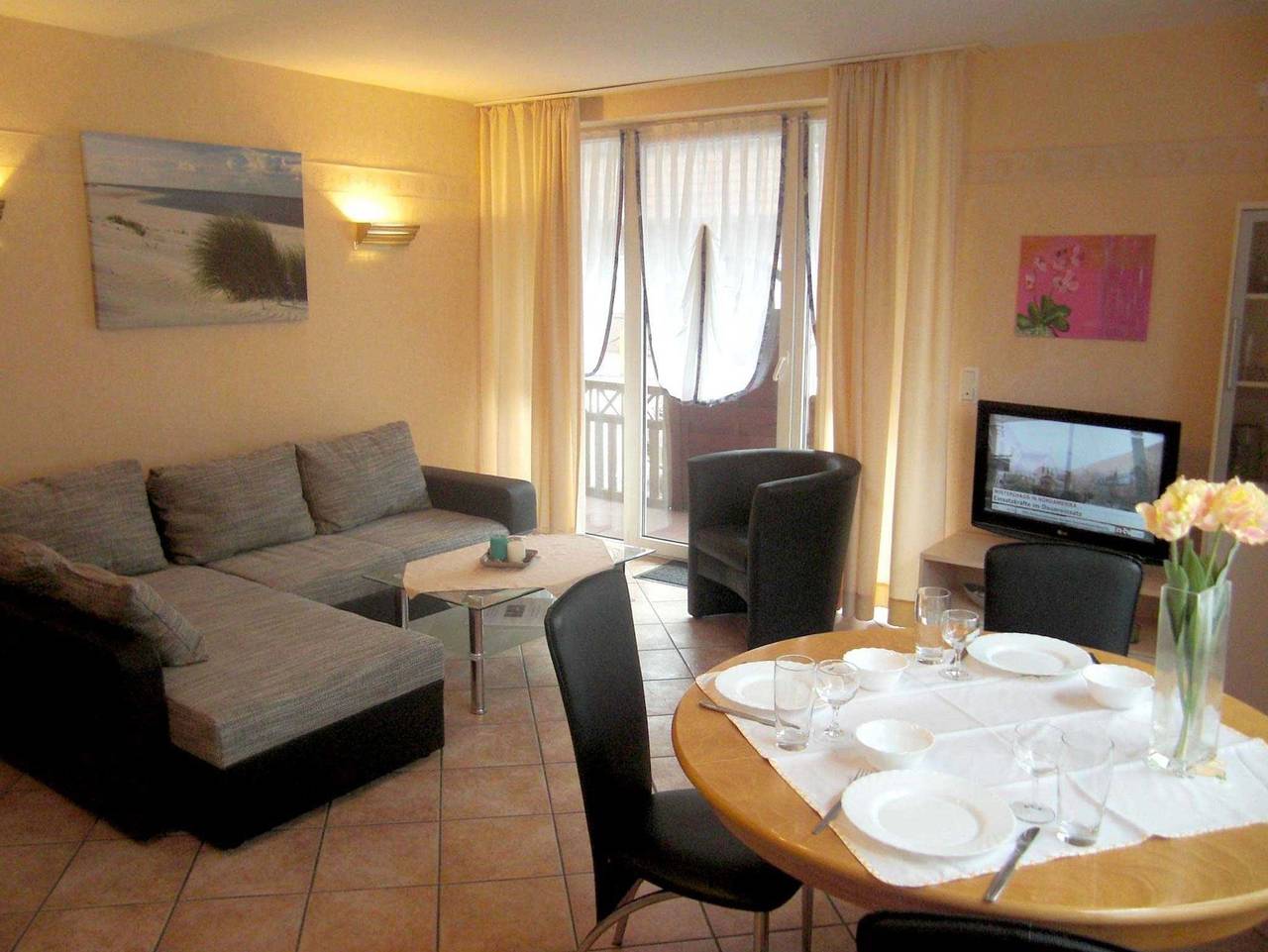 Ganze Ferienwohnung, Haus Mühlenblick 9 in Carolinensiel, Landkreis Wittmund