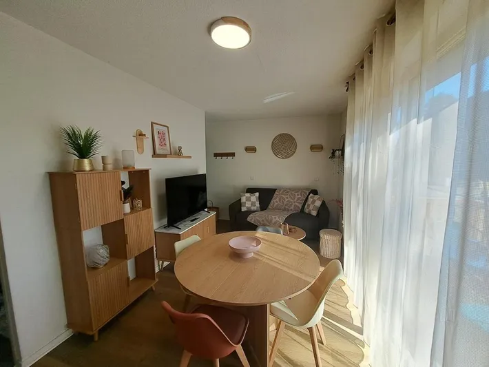 Apartamento de vacaciones para 4 personas, con balcón y piscina - 1