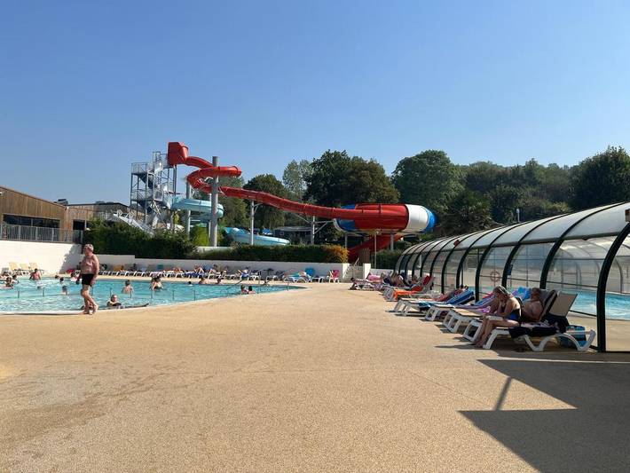 Camping pour 6 personnes, avec Terrasse ainsi que Jardin et Piscine