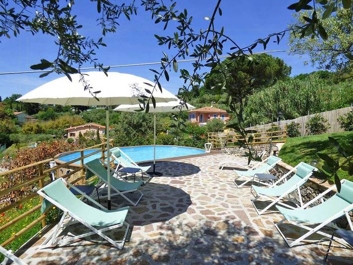 Location de vacances pour 6 personnes, avec terrasse, adapté aux familles dans Corsanico Bargecchia