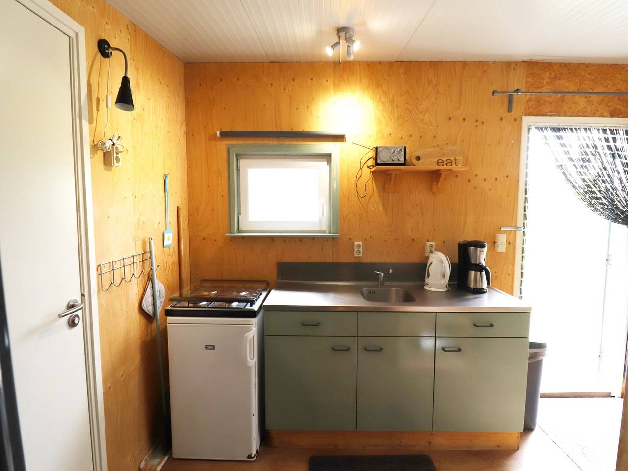 Cabin by Hegermeer with Sailing Access in Heeg, Ijsselmeer