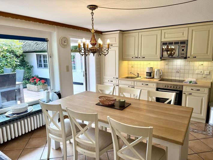 Ganze Wohnung, Friesische 4-Zimmer Ferienwohnung für 6 Personen, strandnah in Westerland in Westerland, Sylt (Gemeinde)