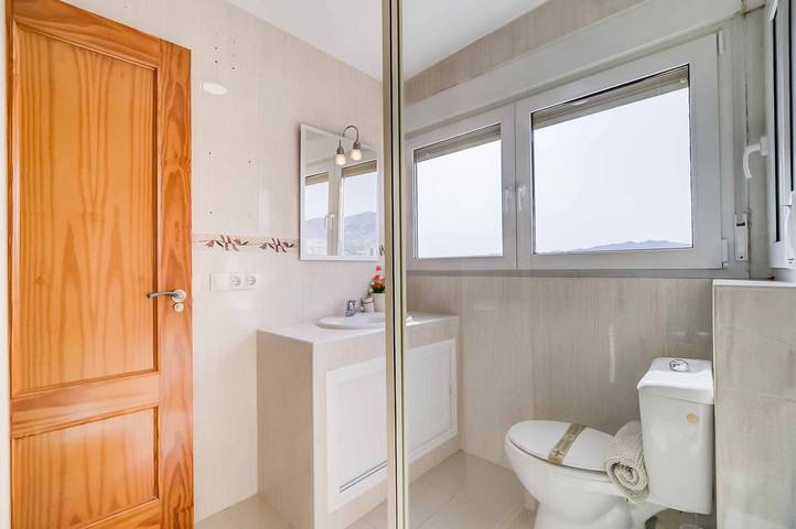 Entire apartment, Blue Sky View Apartment with Wi-Fi in Fuengirola Centre, Fuengirola