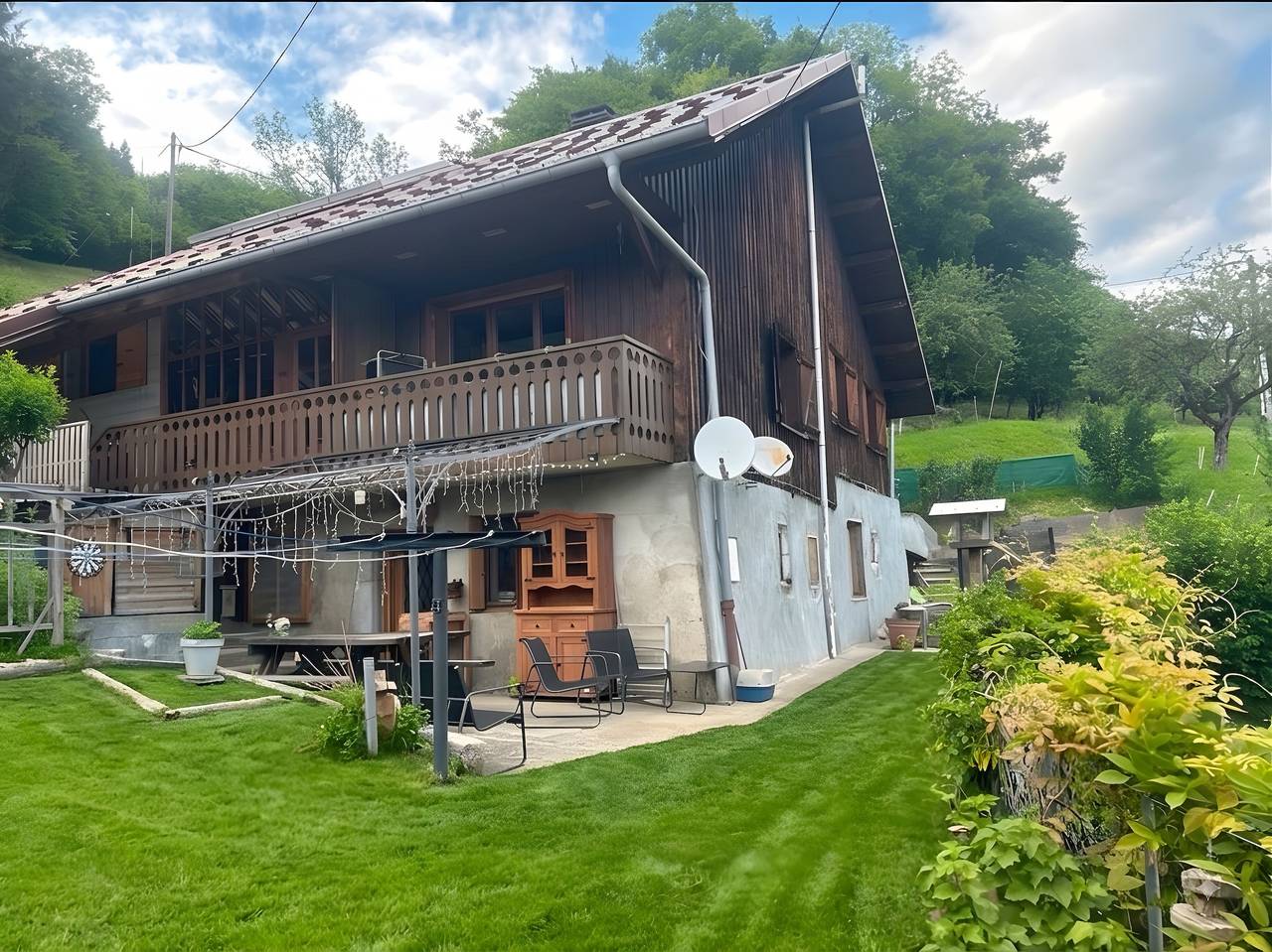 Appartement entier, Appartement dans maison avec vue montagne, terrasse privée et Wi-Fi in Saint Ferréol, Région d'Annecy