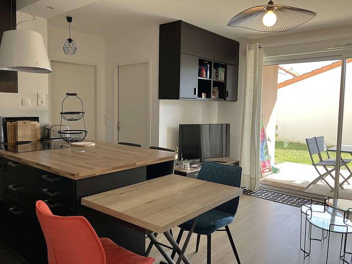 Gîte pour 4 personnes, avec terrasse et jardin dans Plage De Sion - 3