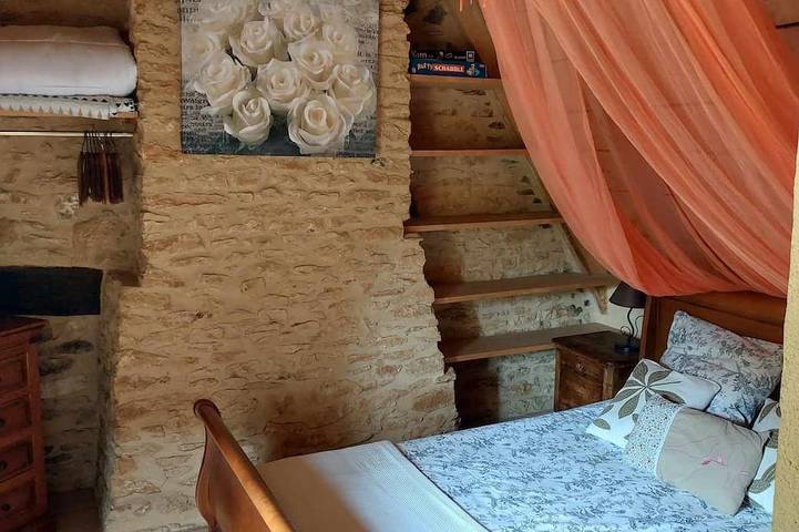 Gîte pour 2 personnes, avec jardin ainsi que piscine et terrasse à Proissans - 2