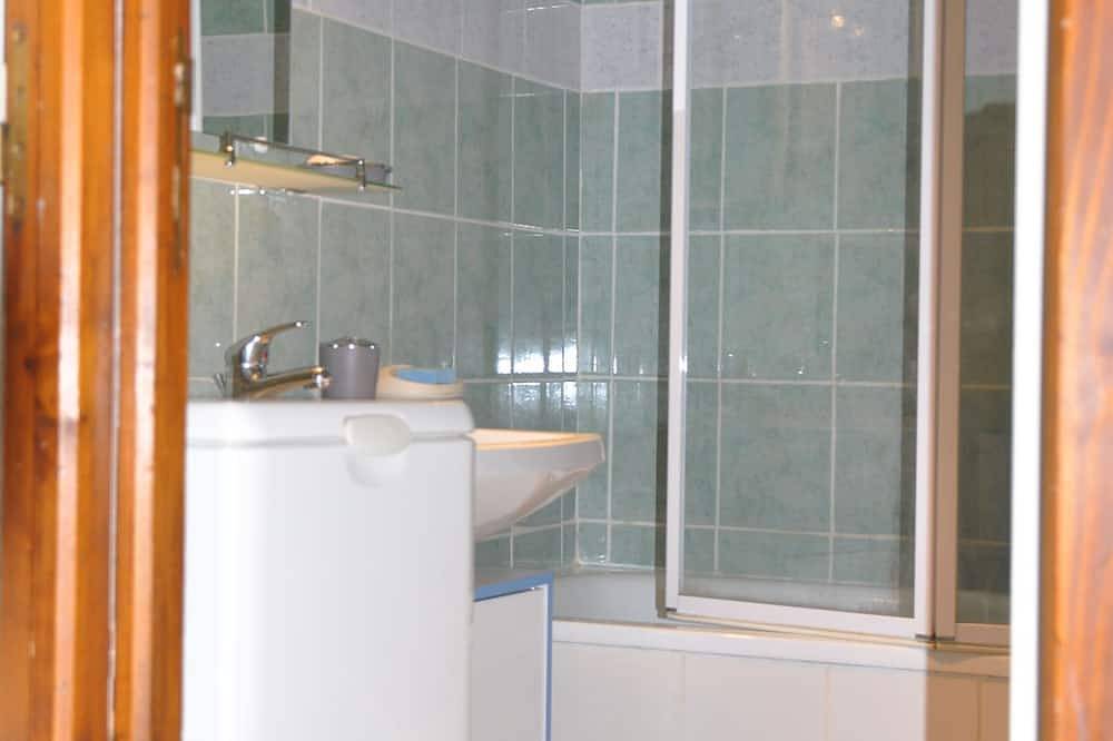 Entire apartment, Apartment 6 pers ** village center Lamoura station Rousses Ht Jura in Lamoura, Parc naturel régional du Haut-Jura