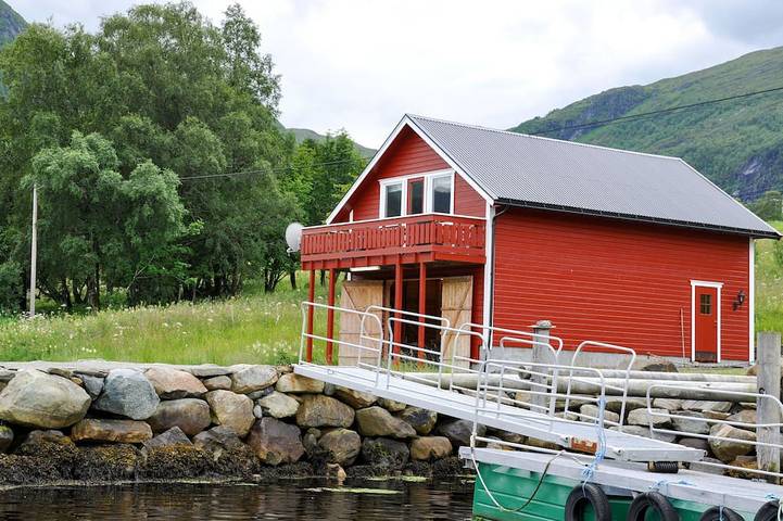 Ferienhaus für 4 Personen, mit Balkon und Garten in Vanylven