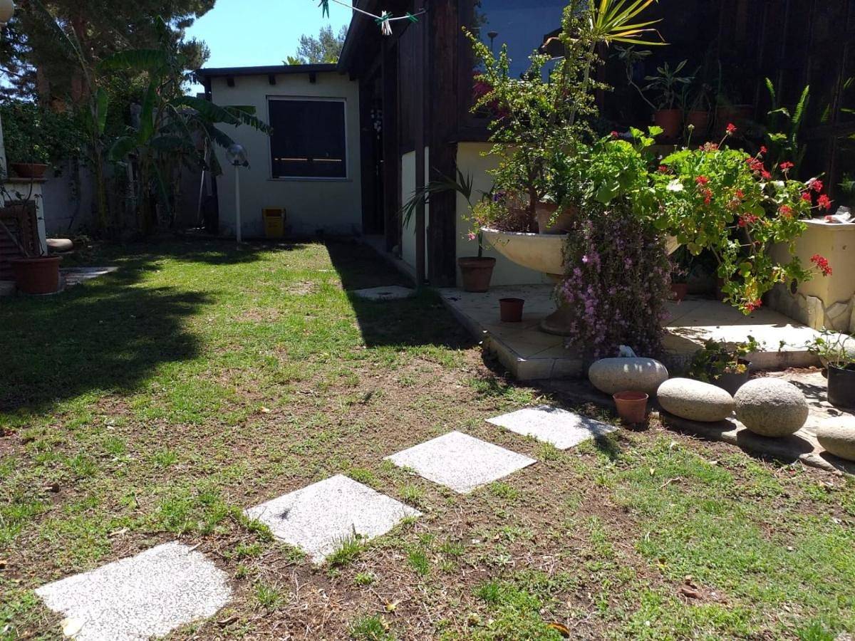 Brezza di mare appartamento in Villa con giardino e spiaggia ,casa vacanze al mare in Quartu Sant'Elena, Campidano