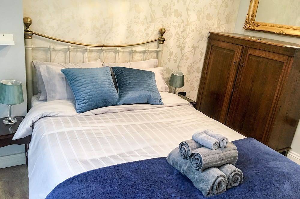 Entire apartment, Beautiful victorian apartment in unspoiled seaside town in Grange-over-Sands, Lake District