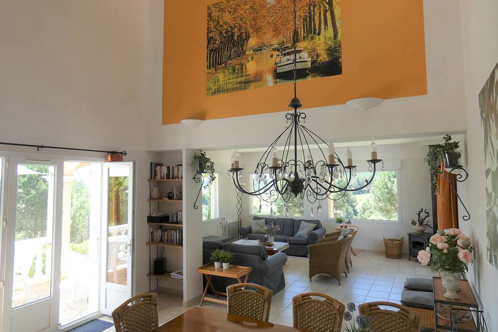 Luxus Architekturvilla ***** mit wunderschönem Panoramablick in Montouliers, Mittelmeerküste (Frankreich)