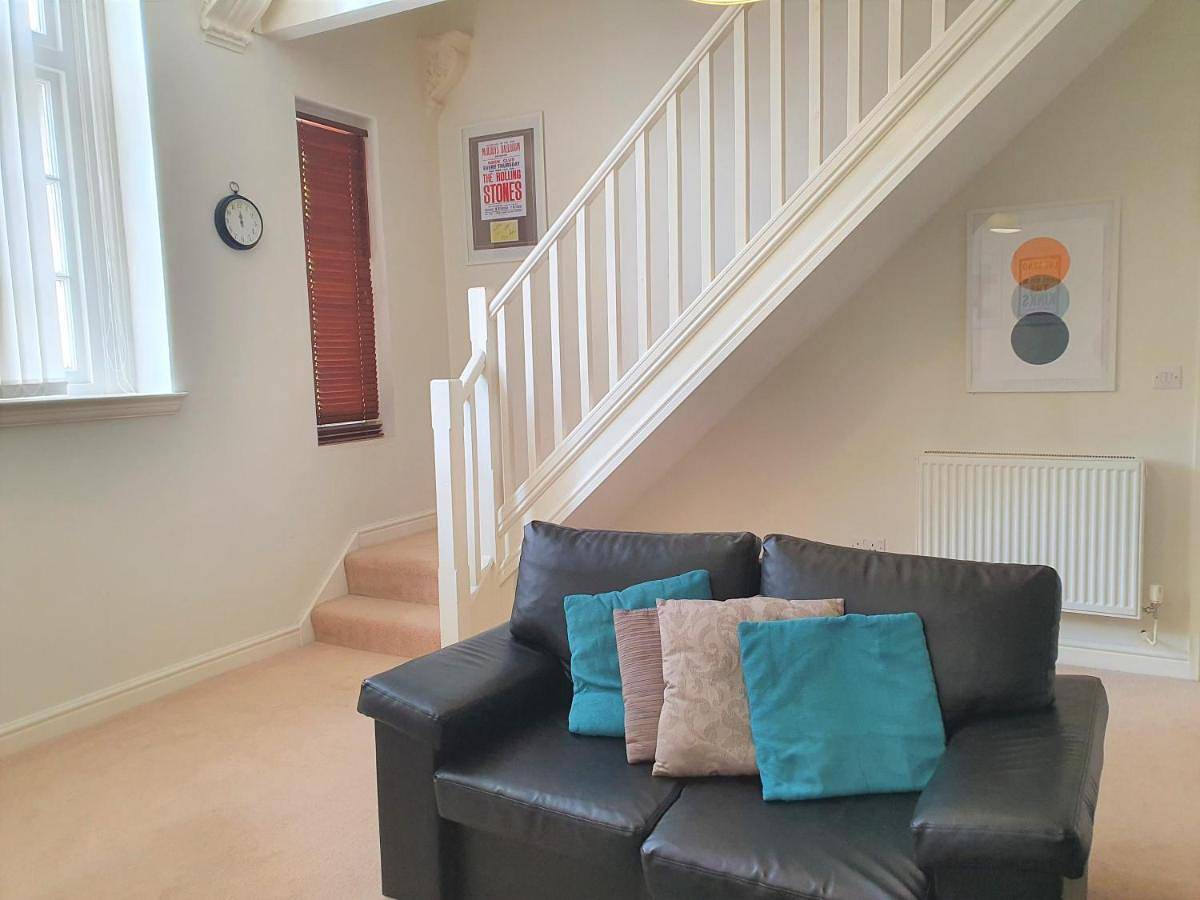 Entire apartment, Two-Bedroom Apartment in Swindon, North Wessex Downs