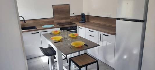 Gîte pour 4 personnes, avec terrasse et jardin à Pia