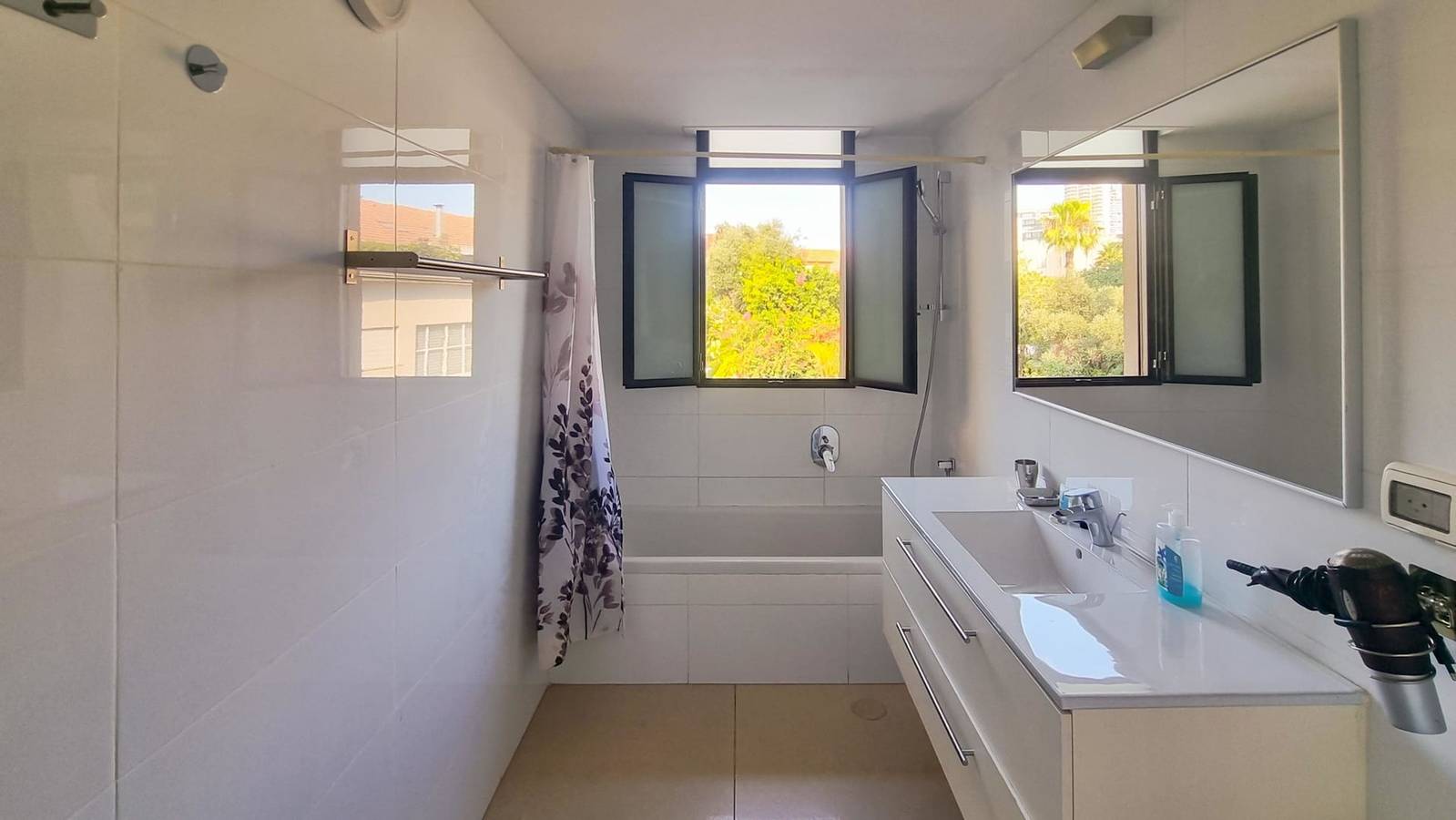 Apartamento entero, Nitsana Cachemire in Tel Aviv-Yafo in Tel Aviv, Distrito de Tel Aviv