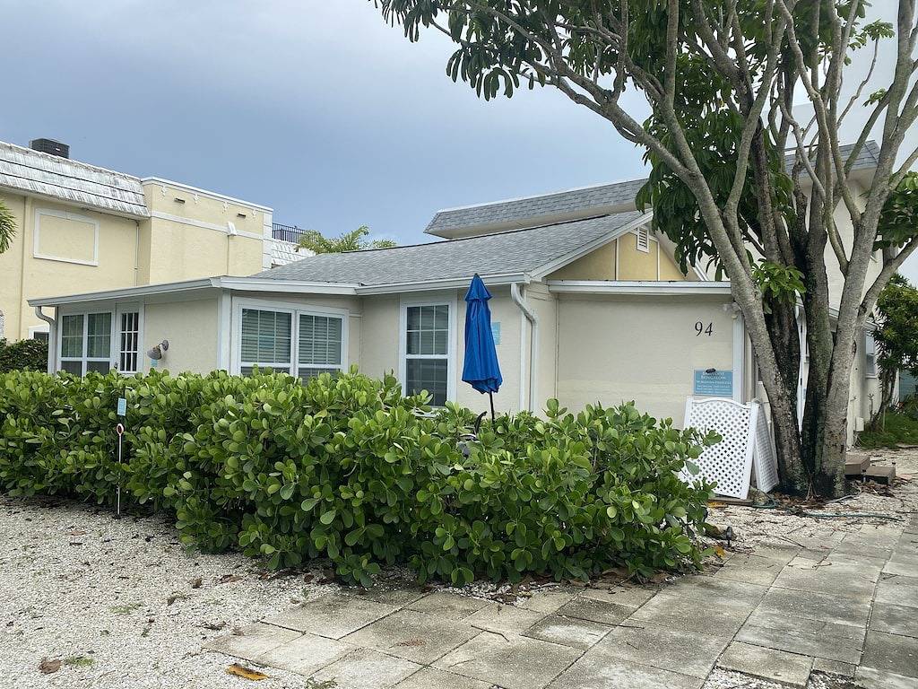 Steps to Siesta Key Beach & Village - 2Br w/ Private Balcony in Sarasota Beach, Siesta Key
