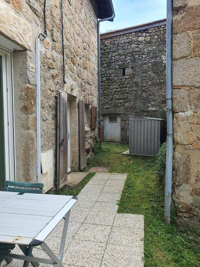 Location de vacances pour 2 personnes, avec terrasse et jardin à Le Crestet - 3