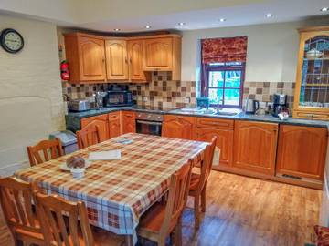 Log Cabin for 7 People in Powys, Mid-Wales, Photo 2