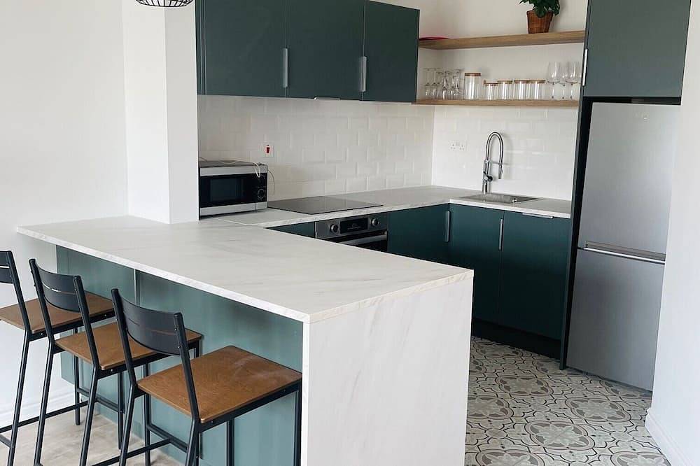 Ganze Wohnung, Modern and Spacious No. 5 - sleeps 6 - free parking in Galway, County Galway