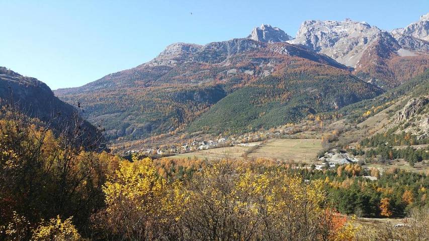Location de vacances pour 9 personnes, avec vue et jardin à Saint-Martin-de-Queyrières - 3