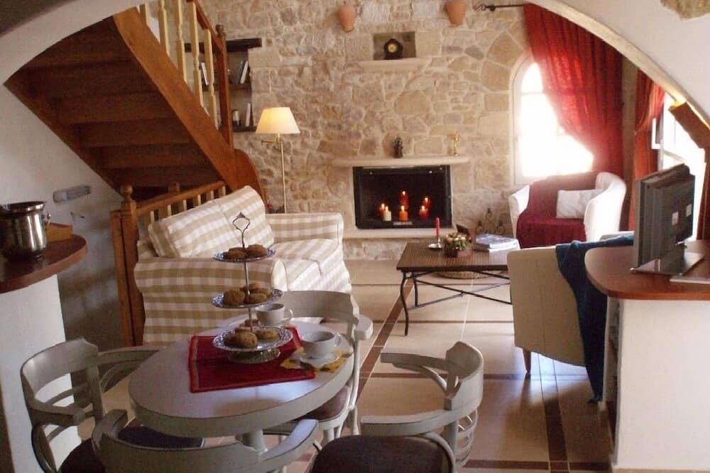 Rock House's Villa Melody, Secluded Villa with private swimming pool and garden in Platanias, Chania region