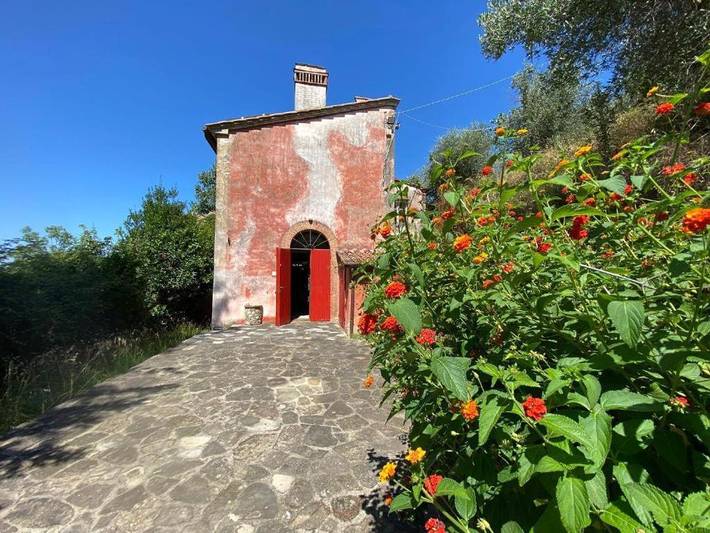 Casa vacanza per 8 persone, con Idromassaggio e Terrazza nonché Giardino e Piscina a Calci