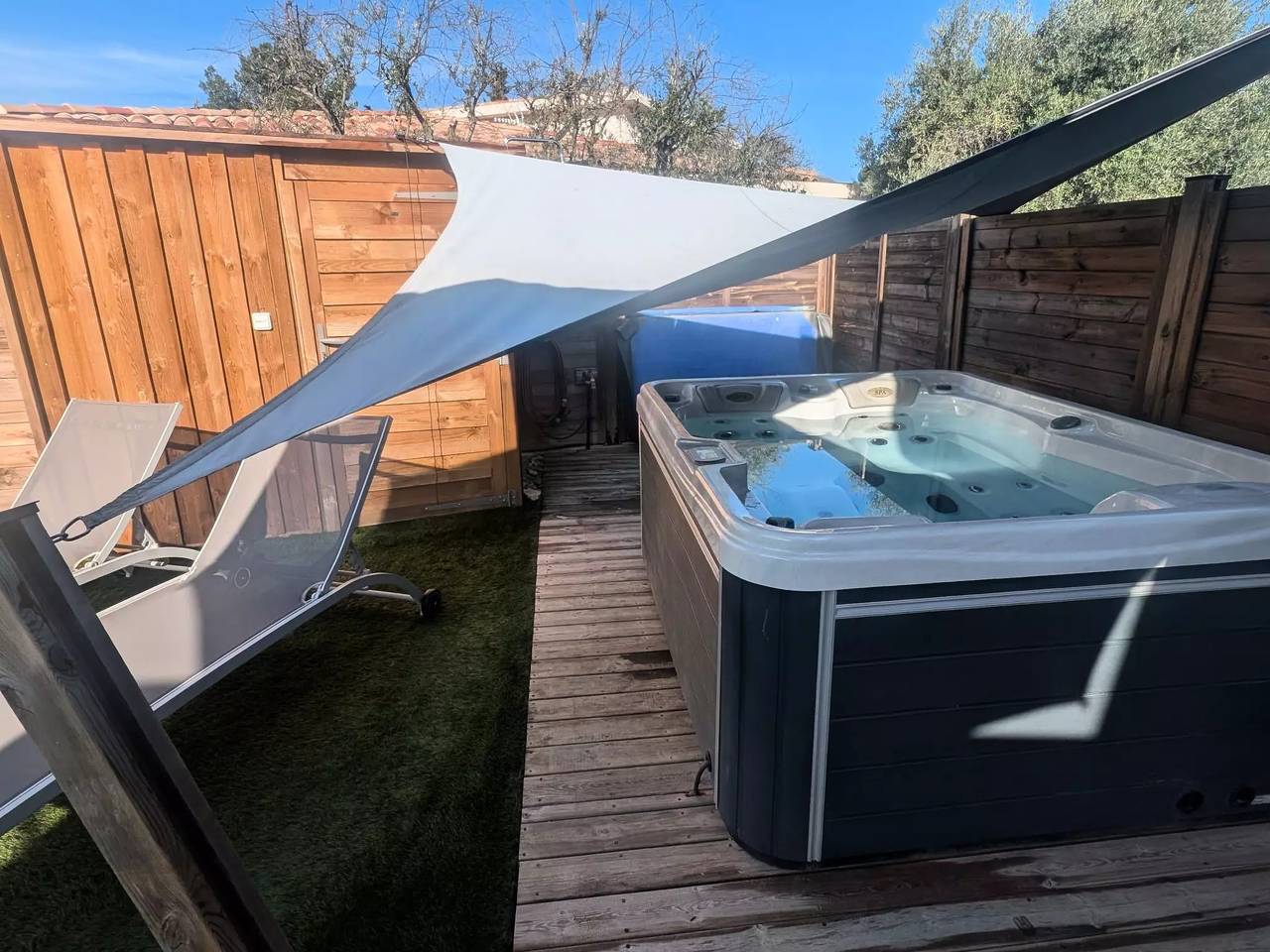 Ganze Wohnung, 3 Zimmer 2 Personen in Roquefort-les-Pins, Cannes und Umgebung