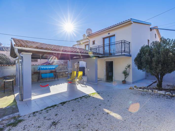 Ferienhaus für 4 Personen, mit Balkon und Terrasse sowie Garten in Svetvinčenat