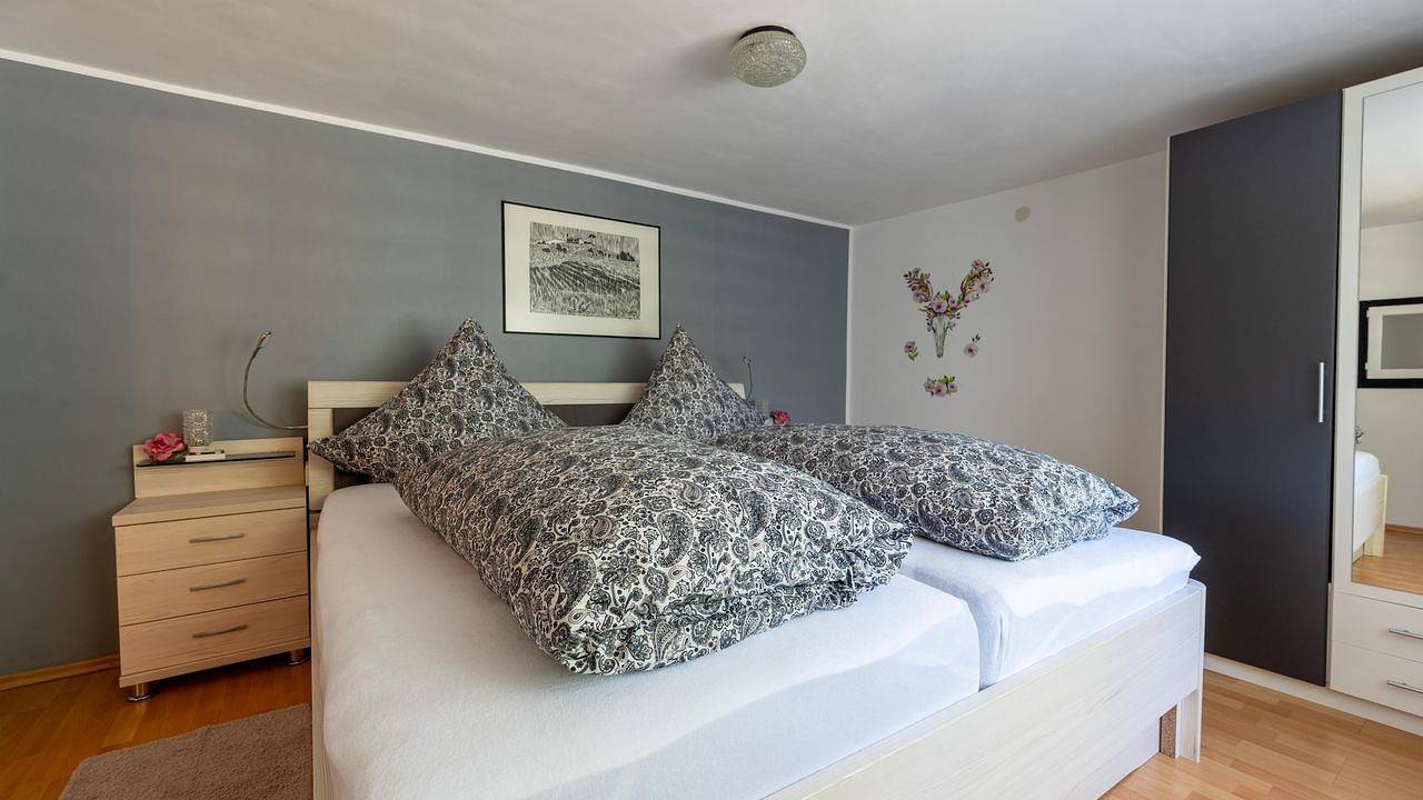 Ganze Ferienwohnung, Ferienwohnung für 2 Personen (100 m²) in Wehlen in Wehlen (Rheinland-Pfalz), Bernkastel-Kues