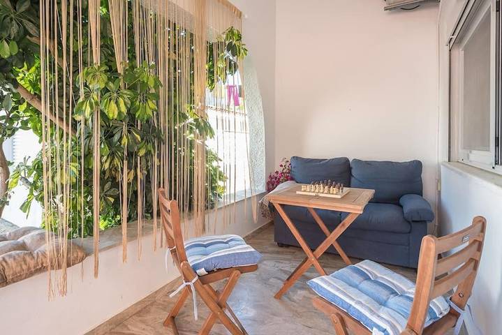 Location de vacances pour 7 personnes, avec terrasse et vue dans Kyllini