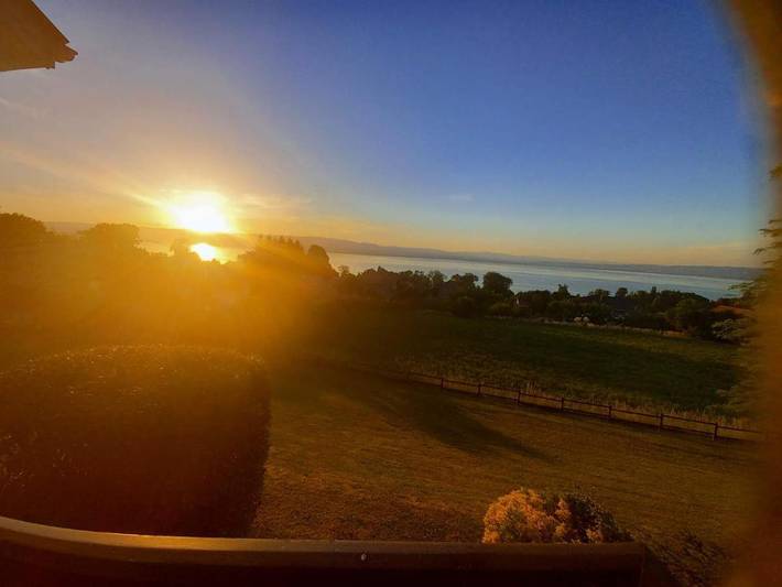 Gîte pour 2 personnes, avec terrasse et vue dans Lac Léman (France)