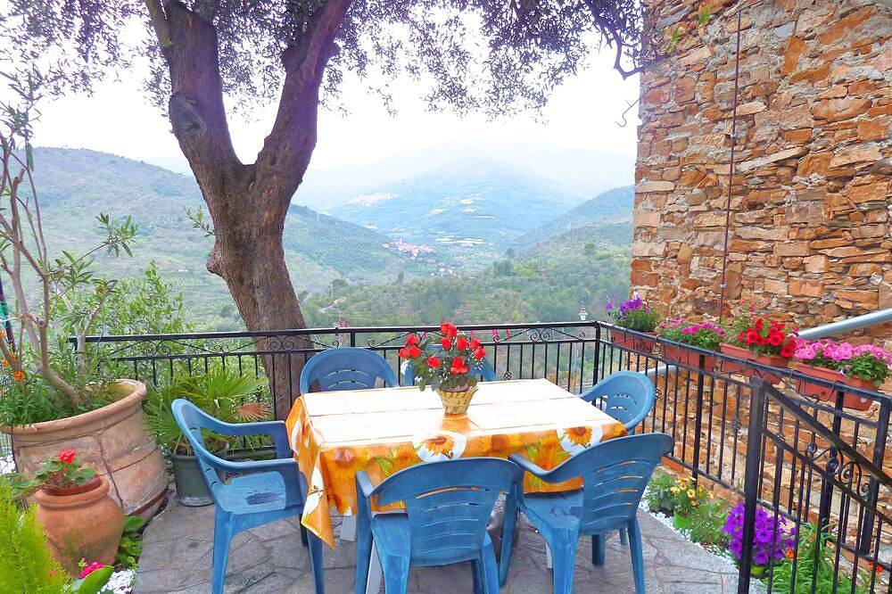 Casa Mamma Rosetta, nur einen Schritt vom Meer, den Bergen und dem Radweg entfernt in Civezza, Riviera di Ponente