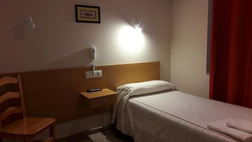 Hotel para 2 personas, con jardín y vistas además de piscina y terraza en Sierra de Aracena y Picos de Aroche - 3