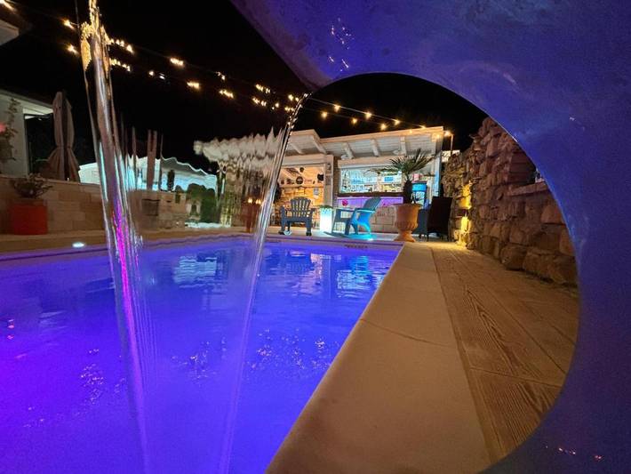 Bed and Breakfast für 4 Personen, mit Terrasse und Garten sowie Pool und Ausblick in Crotone