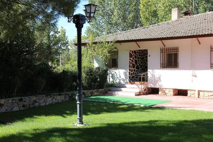 Ferienhaus für 6 Personen, mit Seeblick und Garten sowie Terrasse - 1