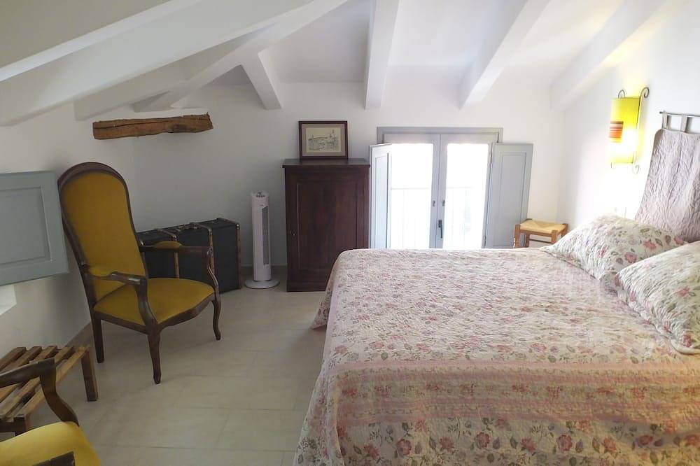 Appartement entier, Élégant appartement de 2 chambres au coeur de la vieille ville de Céret in Céret, Côte méditerranéenne (France)