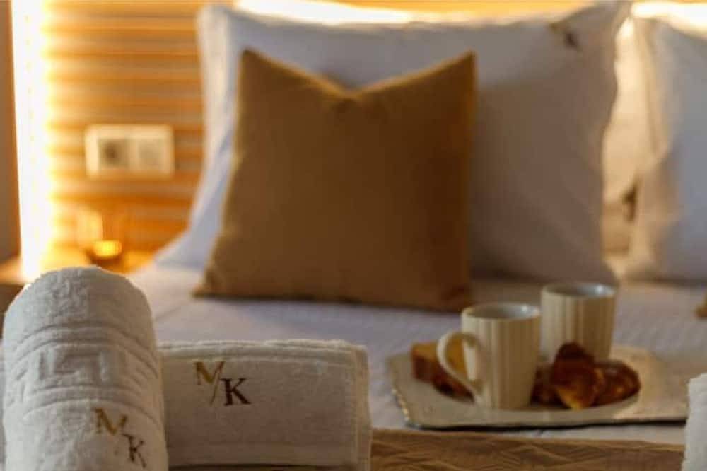 Appartement entier, Mareva Lux Suite - Steps to Beach in Plage d'Almyros (Agios Nikolaos), Crète du Nord