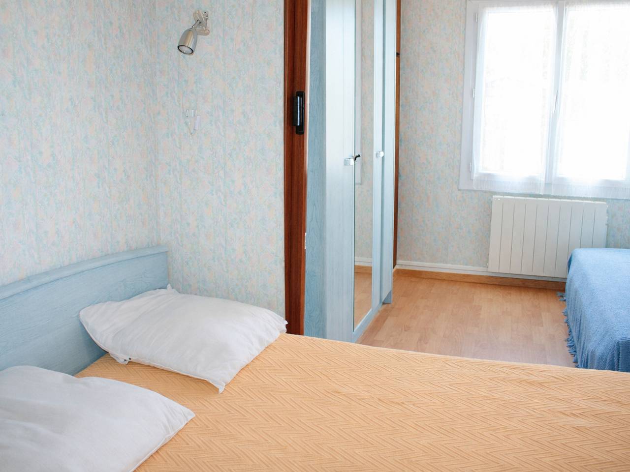 Strandnahes Ferienhaus mit Garten, in Laufnähe zur Stadt und Pools in La Tranche-sur-Mer, Vendée