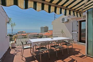 Ferienwohnung für 9 Personen, mit Balkon/Terrasse in Makarska