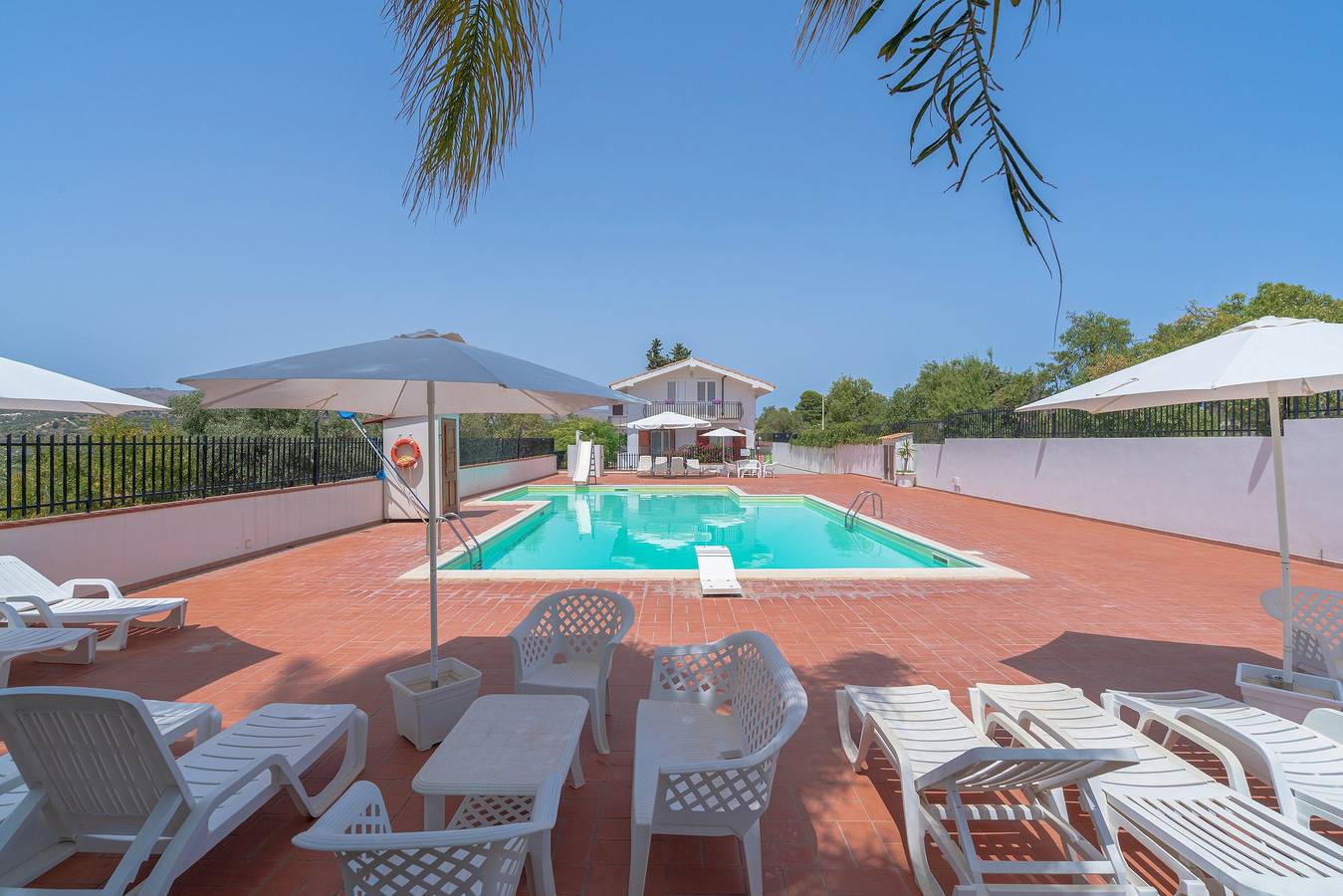 Ganze Wohnung, Ferienwohnung 'Mini Appartamento In Villa' mit Gemeinschaftspool, Gemeinschaftsgarten und Wlan in Noto, Noto und Umgebung