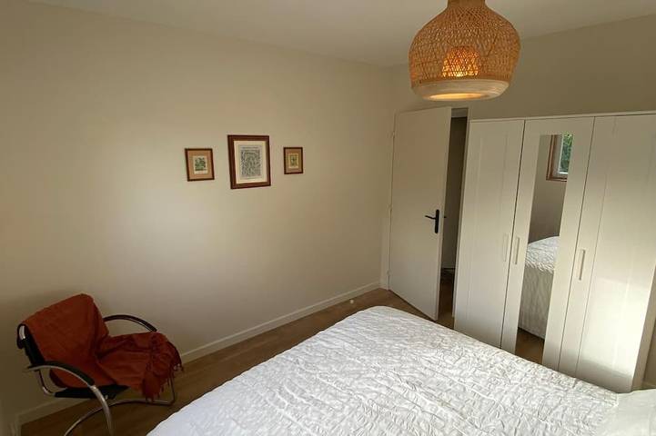 Peaceful cottage overlooking the Rade de Brest, Crozon peninsula Brittany in Roscanvel, Châteaulin und Umgebung