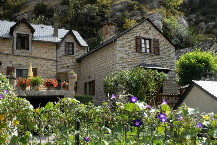 Gîte pour 4 personnes, avec piscine et terrasse à La Malène