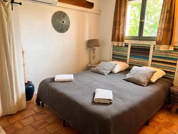 Maison d’hôte pour 3 personnes, avec vue ainsi que terrasse et jardin, animaux acceptés à Saint-Tropez