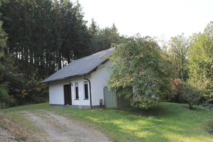 Ferienhaus für 4 Personen, mit Terrasse und Garten sowie Ausblick in Plettenberg - 2