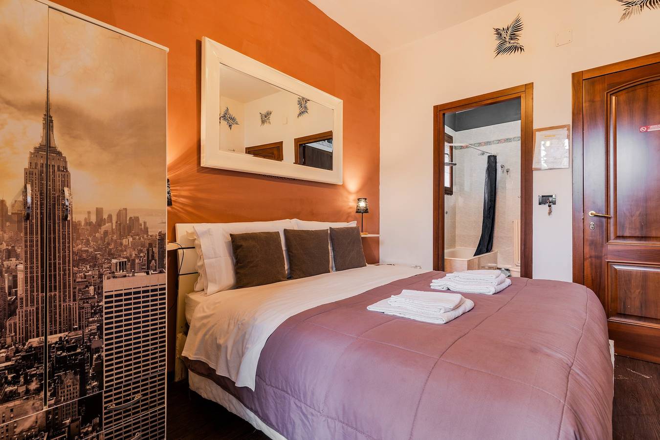 Camera 'Bnb Sottosopra- Camera Zebrata' con vista mare, Wi-Fi e aria condizionata in Gallipoli, Golfo di Taranto